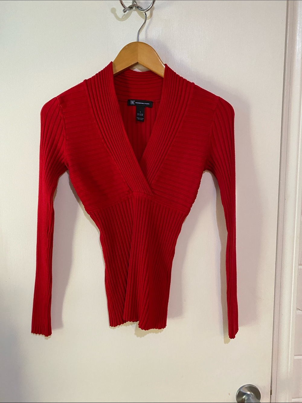 INC International Concepts Red Ribbed V-Neck Fitted Sweater